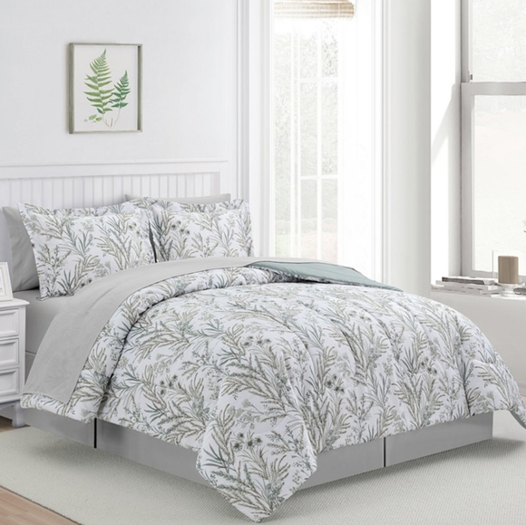 SALE ** BRAND NEW IN BAG ** 8 PC Naples Reversible Patterned Bedding Set